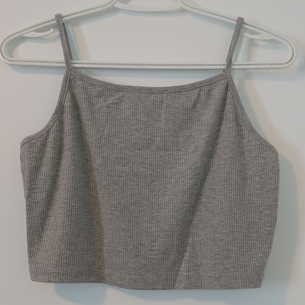 Free With A Bundle SHEIN Gray Ribbed Crop Top